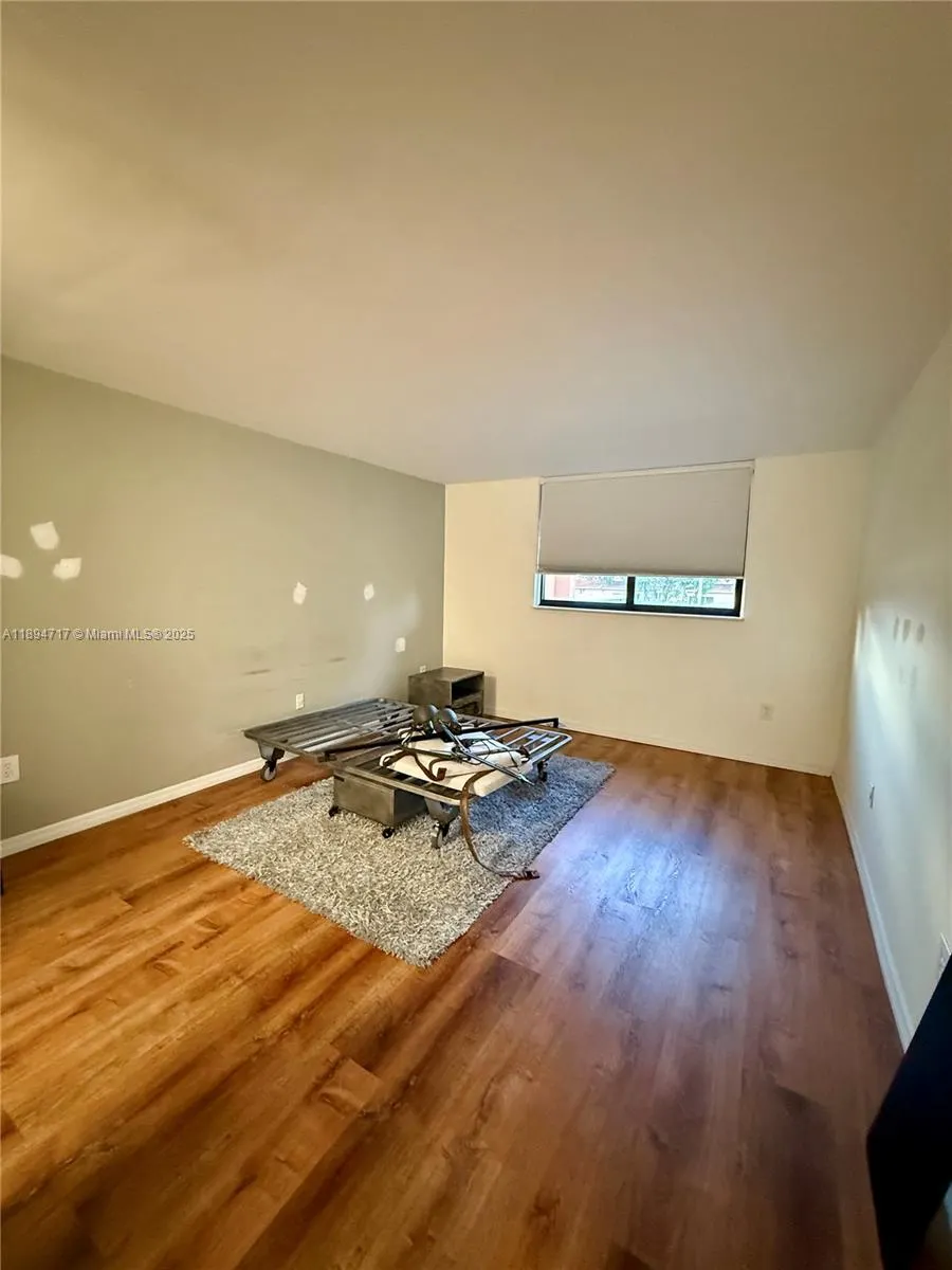 8101 Byron Ave, #305