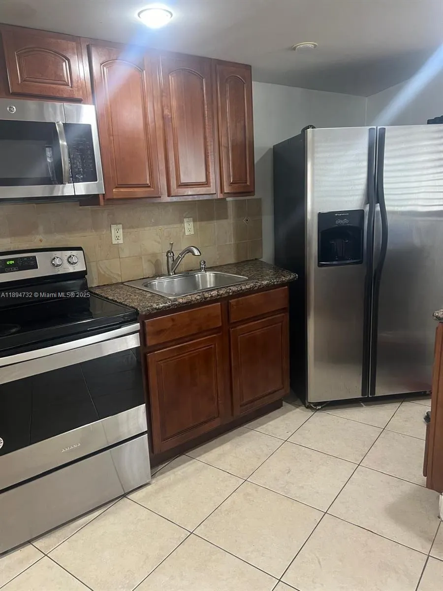 1663 NE Miami Gardens Dr, #139