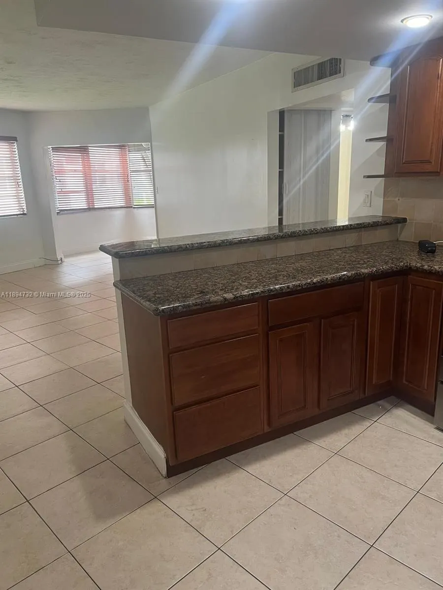 1663 NE Miami Gardens Dr, #139