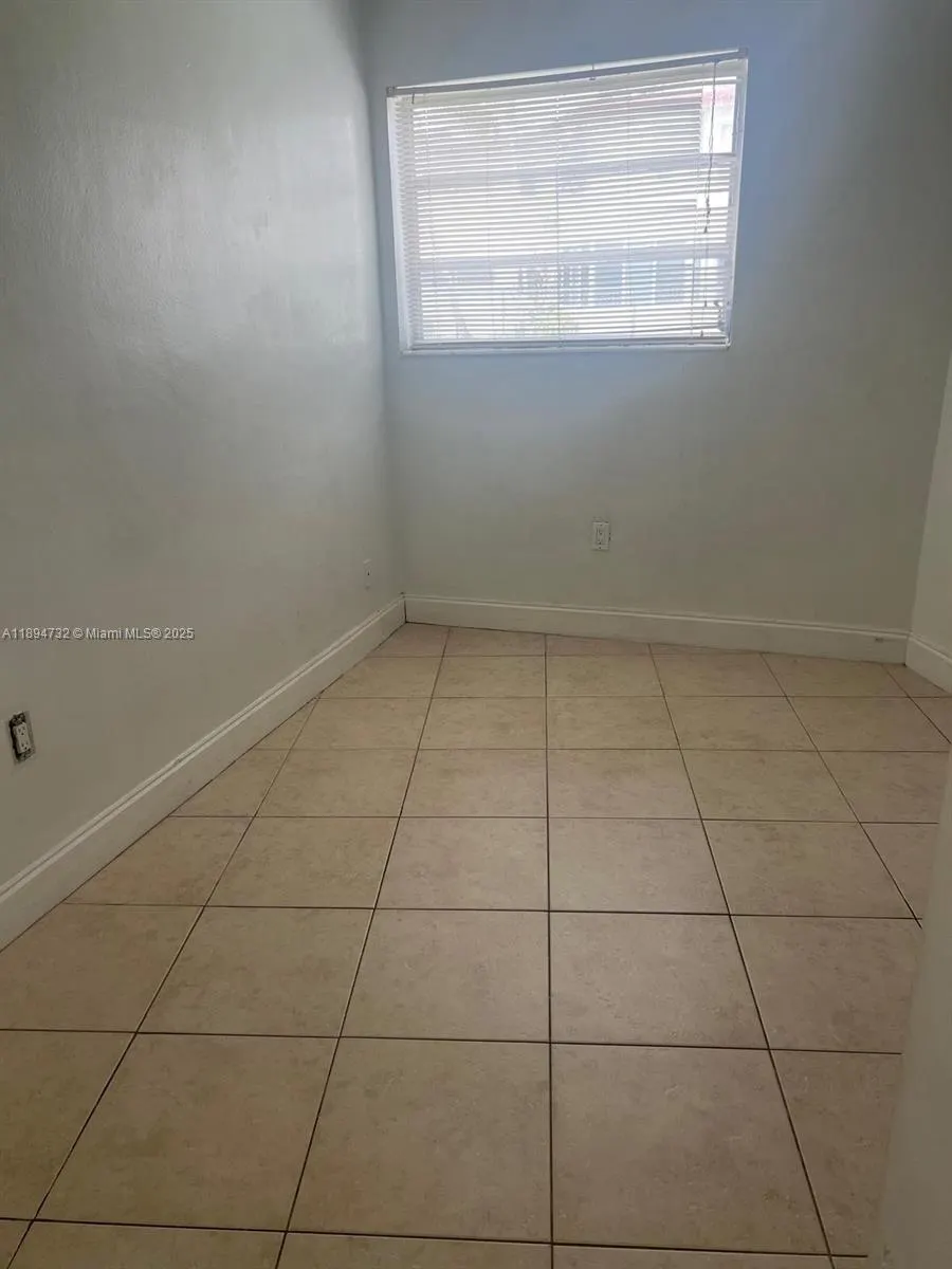 1663 NE Miami Gardens Dr, #139