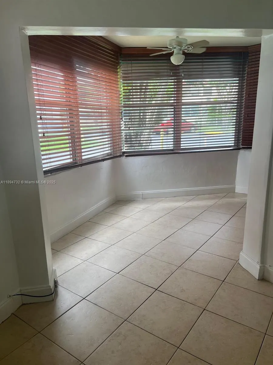 1663 NE Miami Gardens Dr, #139