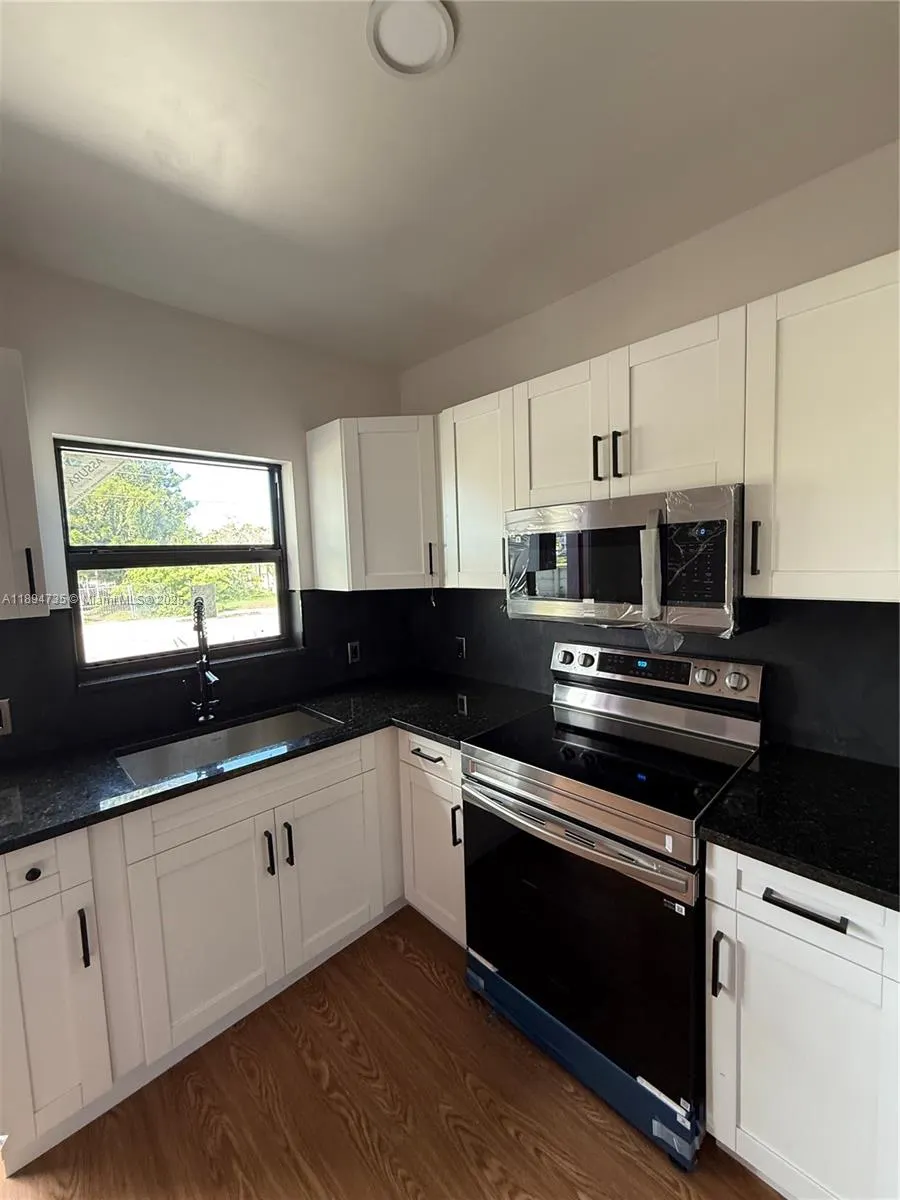 512 NW 2nd Ave, #1-4
