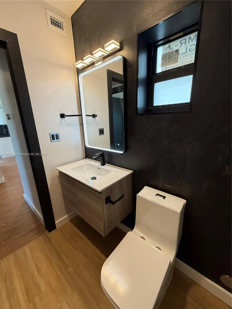 512 NW 2nd Ave, #1-4