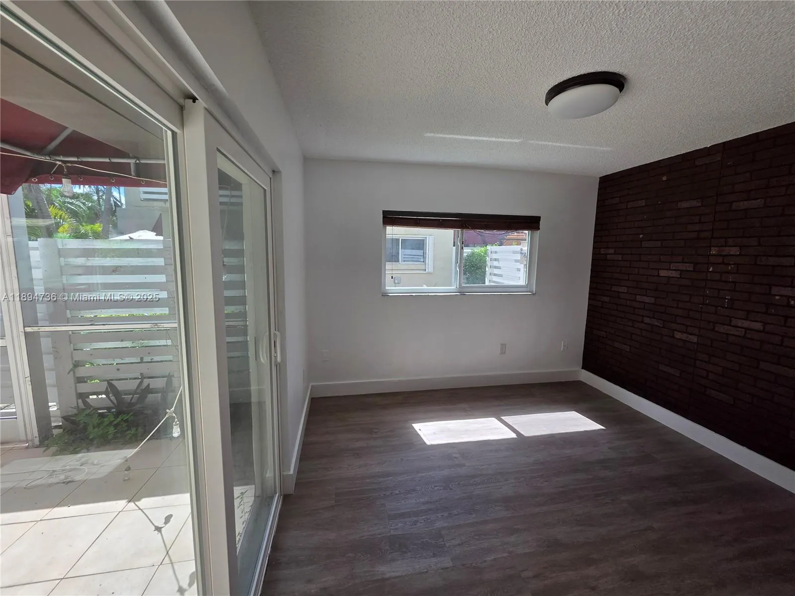 563 NW 98th Ave