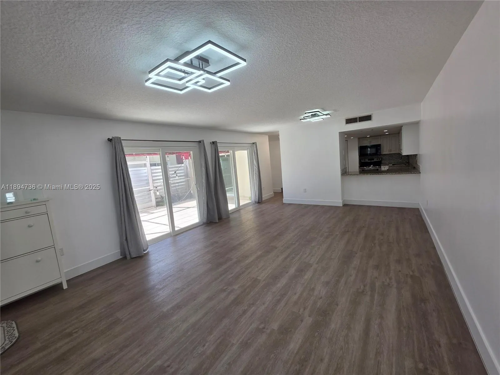 563 NW 98th Ave