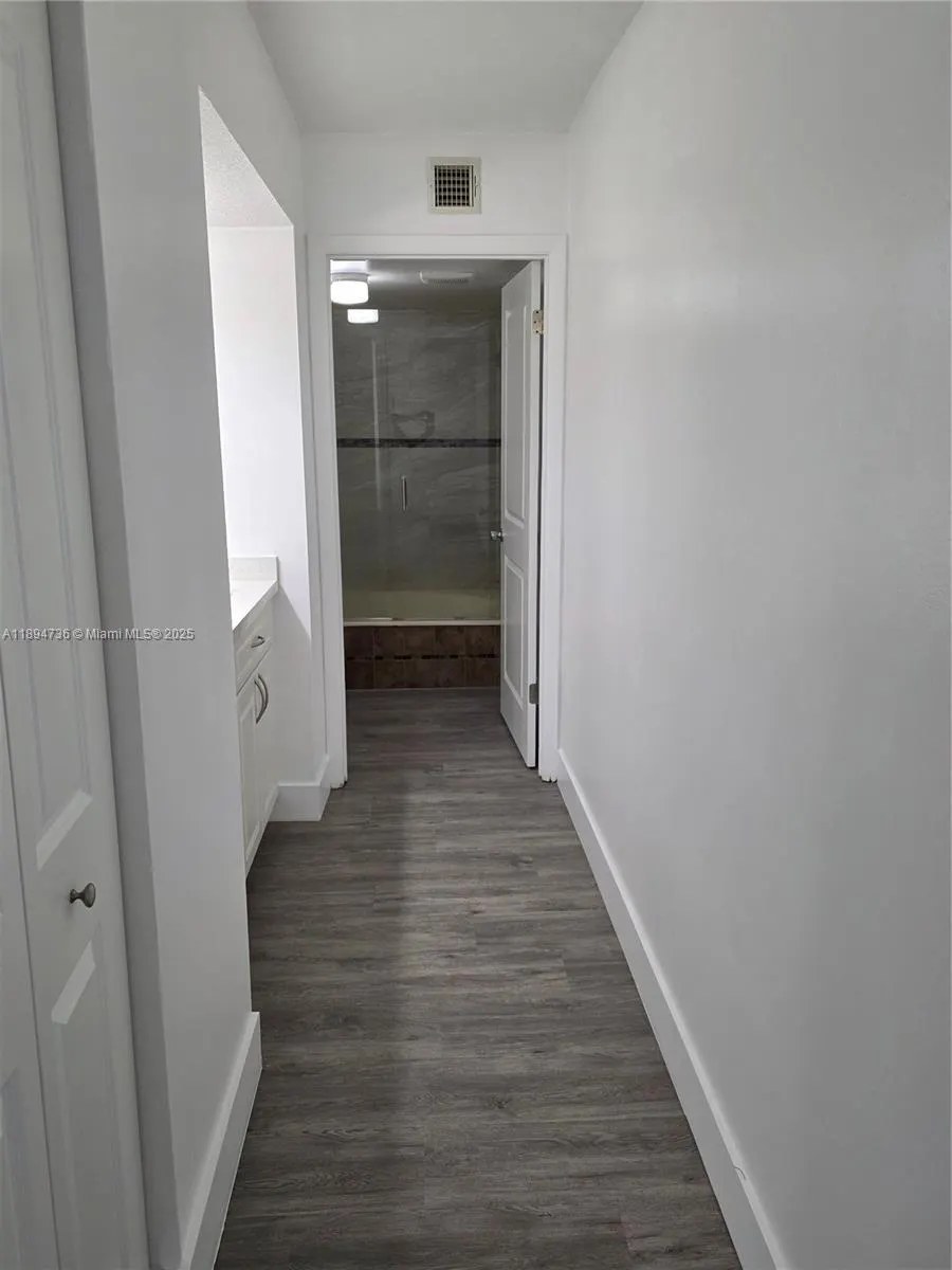 563 NW 98th Ave
