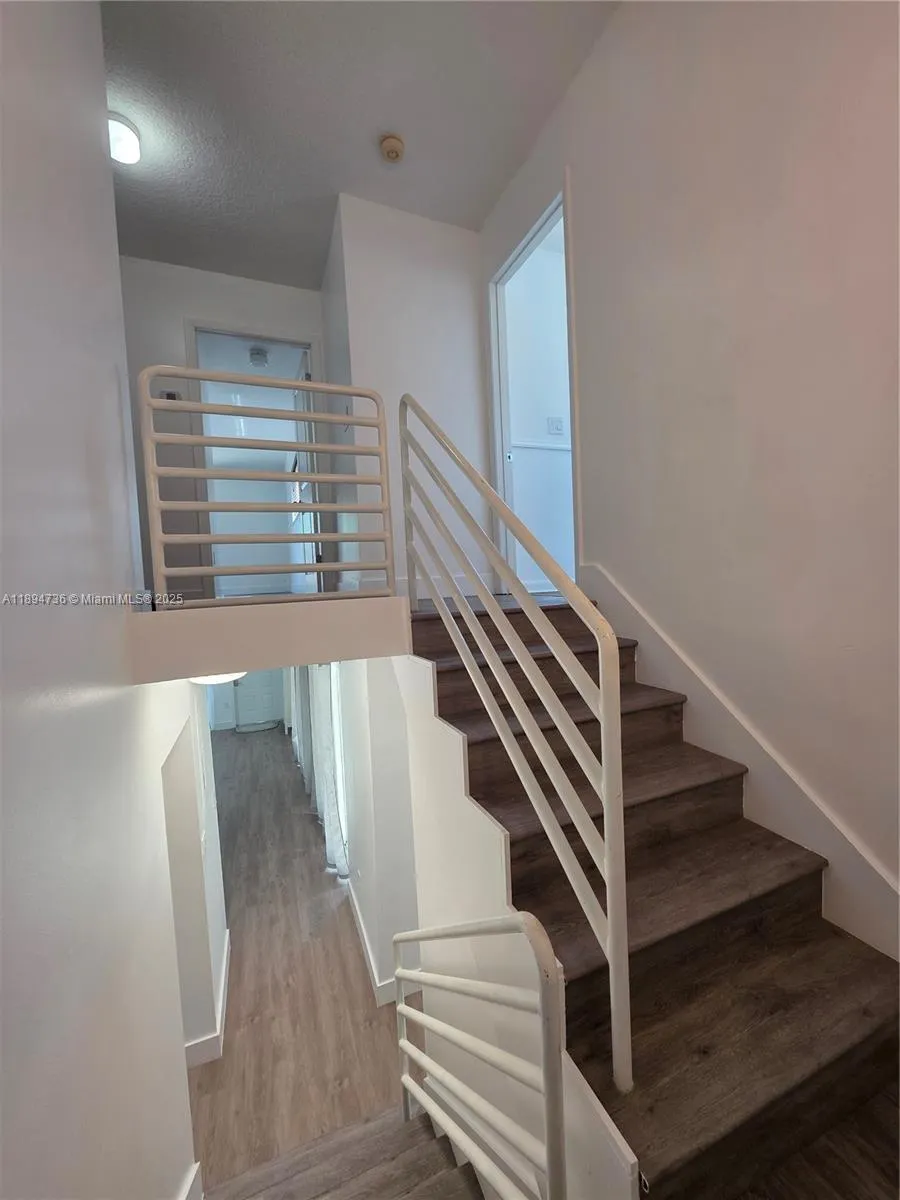 563 NW 98th Ave