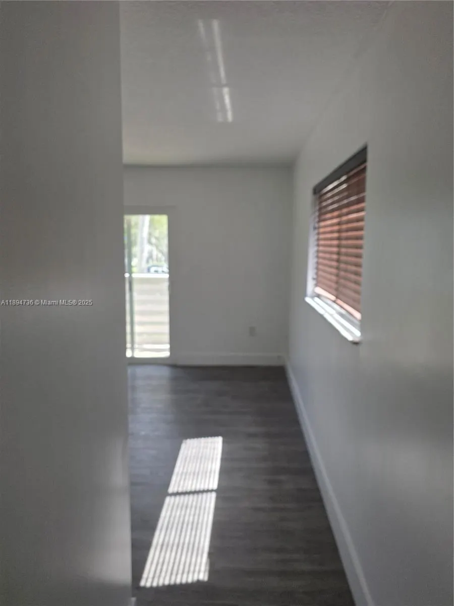 563 NW 98th Ave