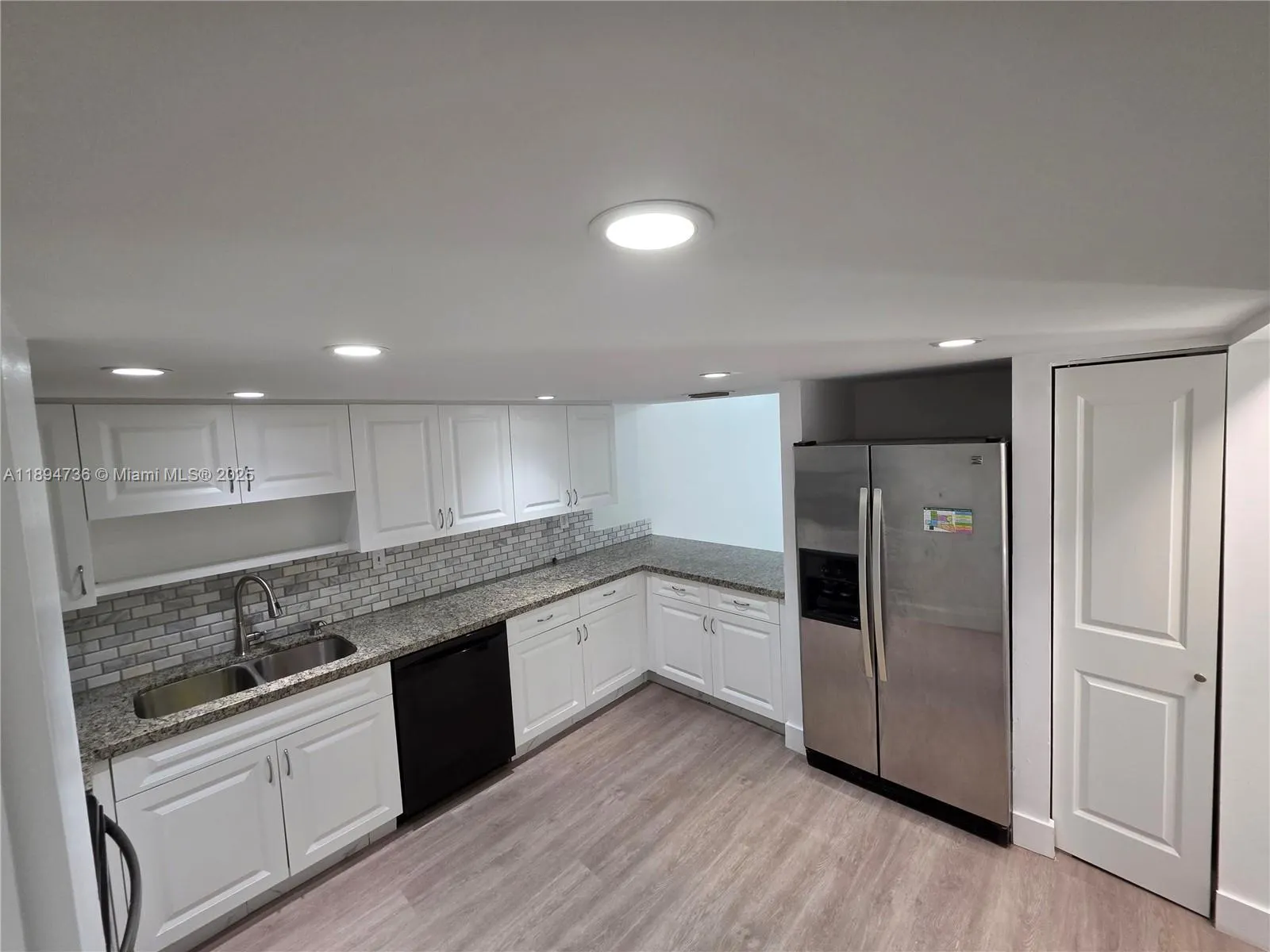 563 NW 98th Ave