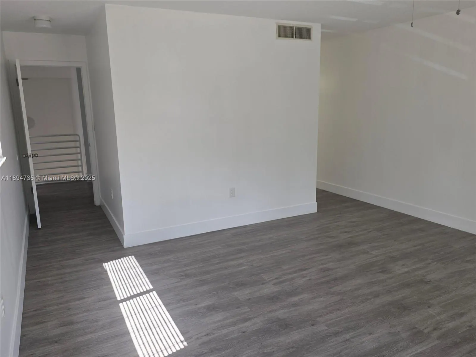 563 NW 98th Ave