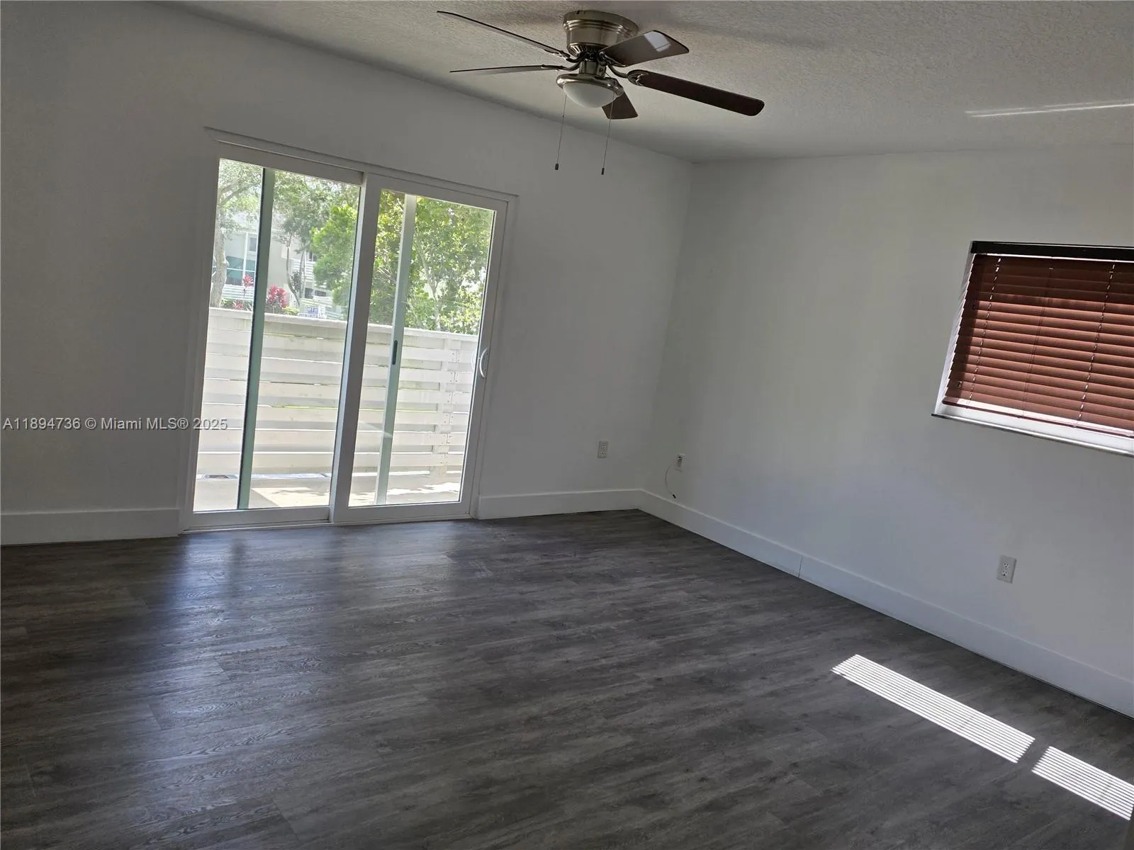 563 NW 98th Ave