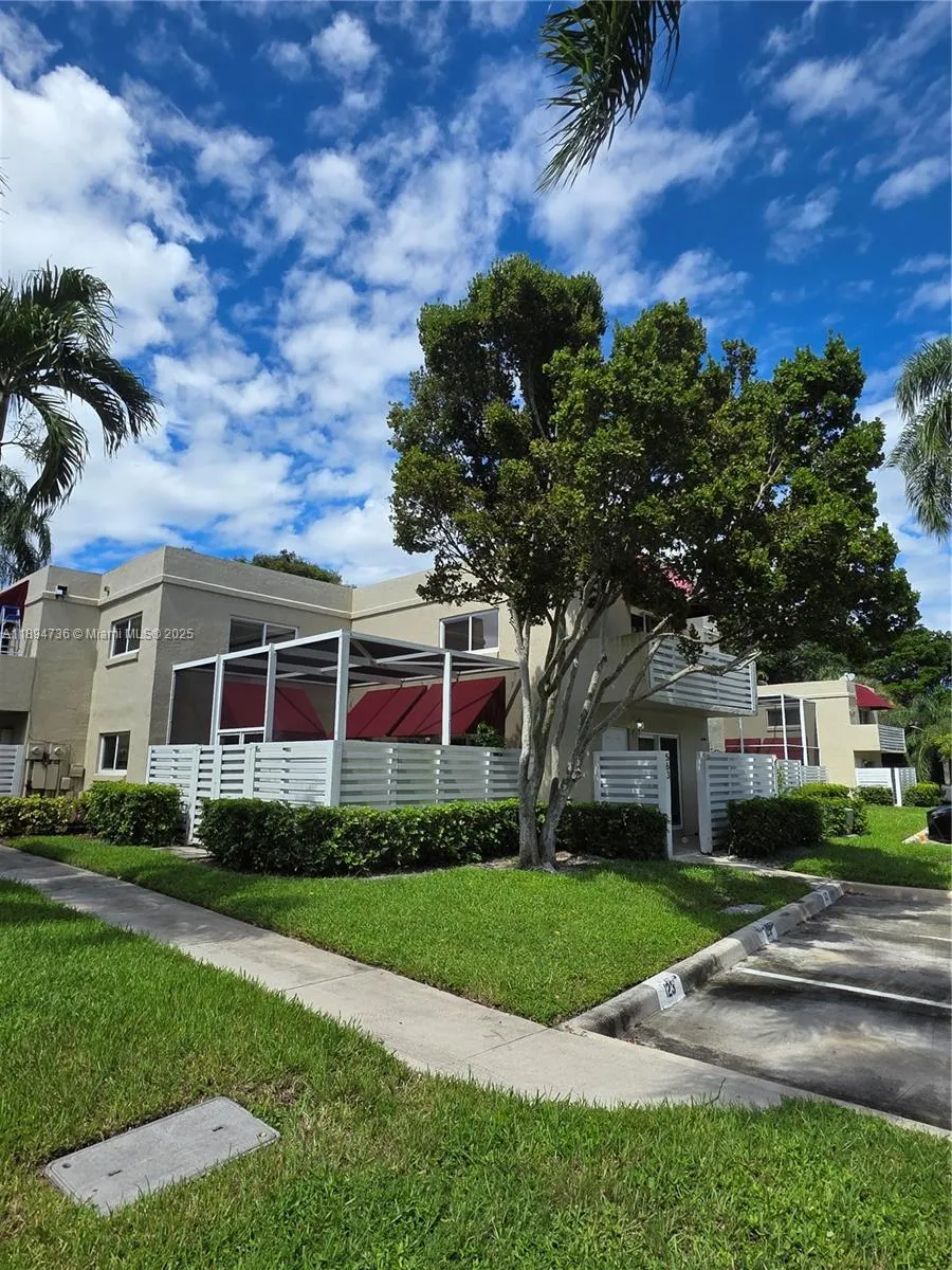 563 NW 98th Ave