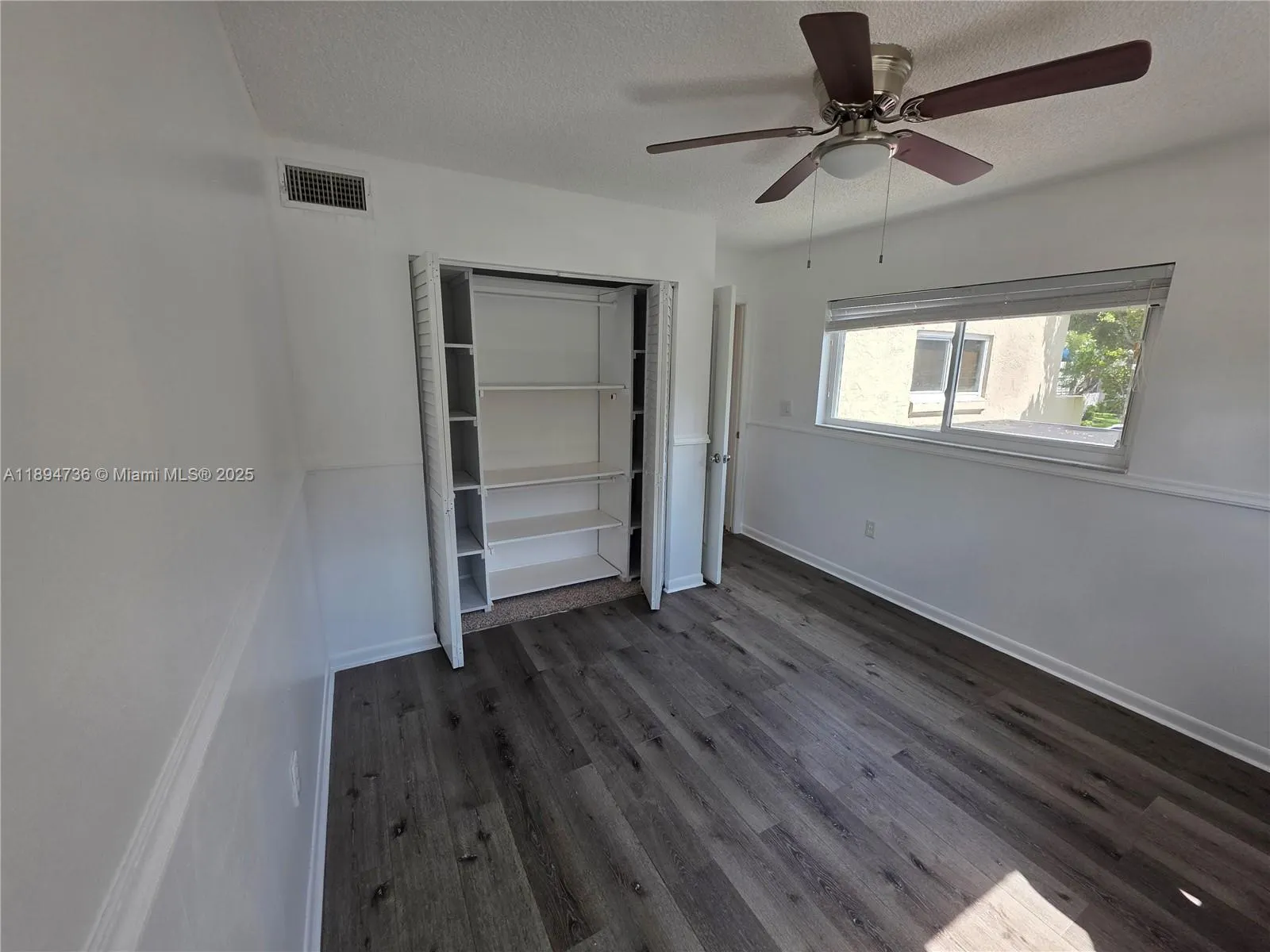 563 NW 98th Ave