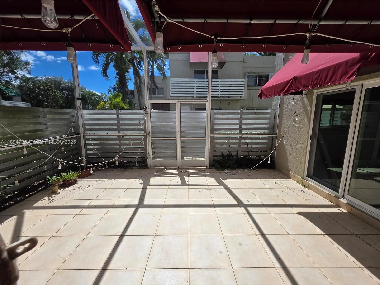 563 NW 98th Ave