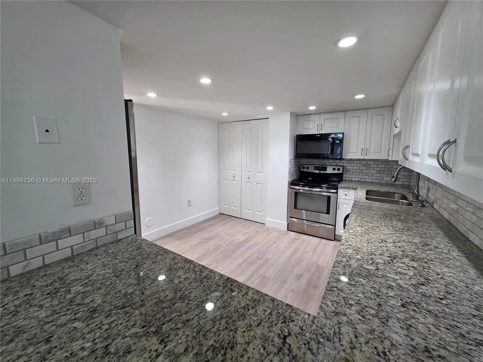 563 NW 98th Ave