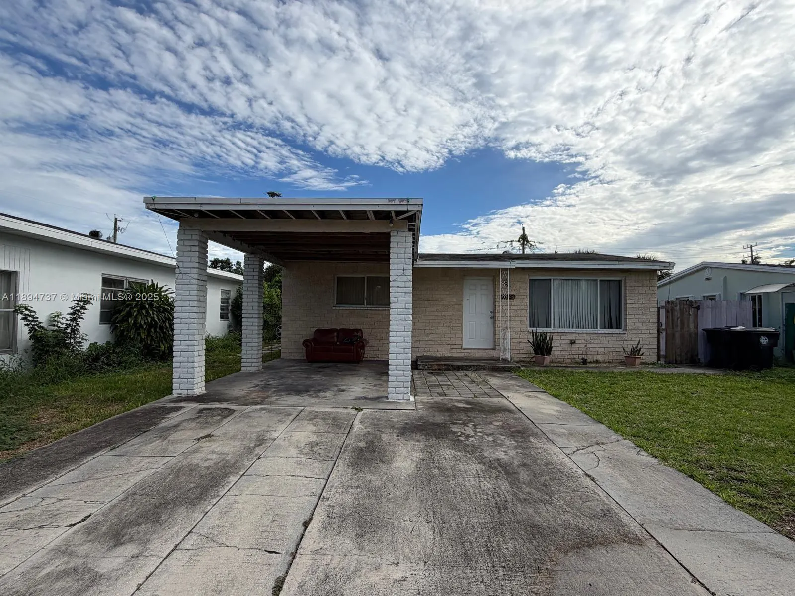 1715 Sunset Ave