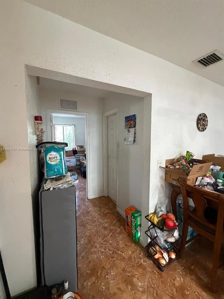 1715 Sunset Ave