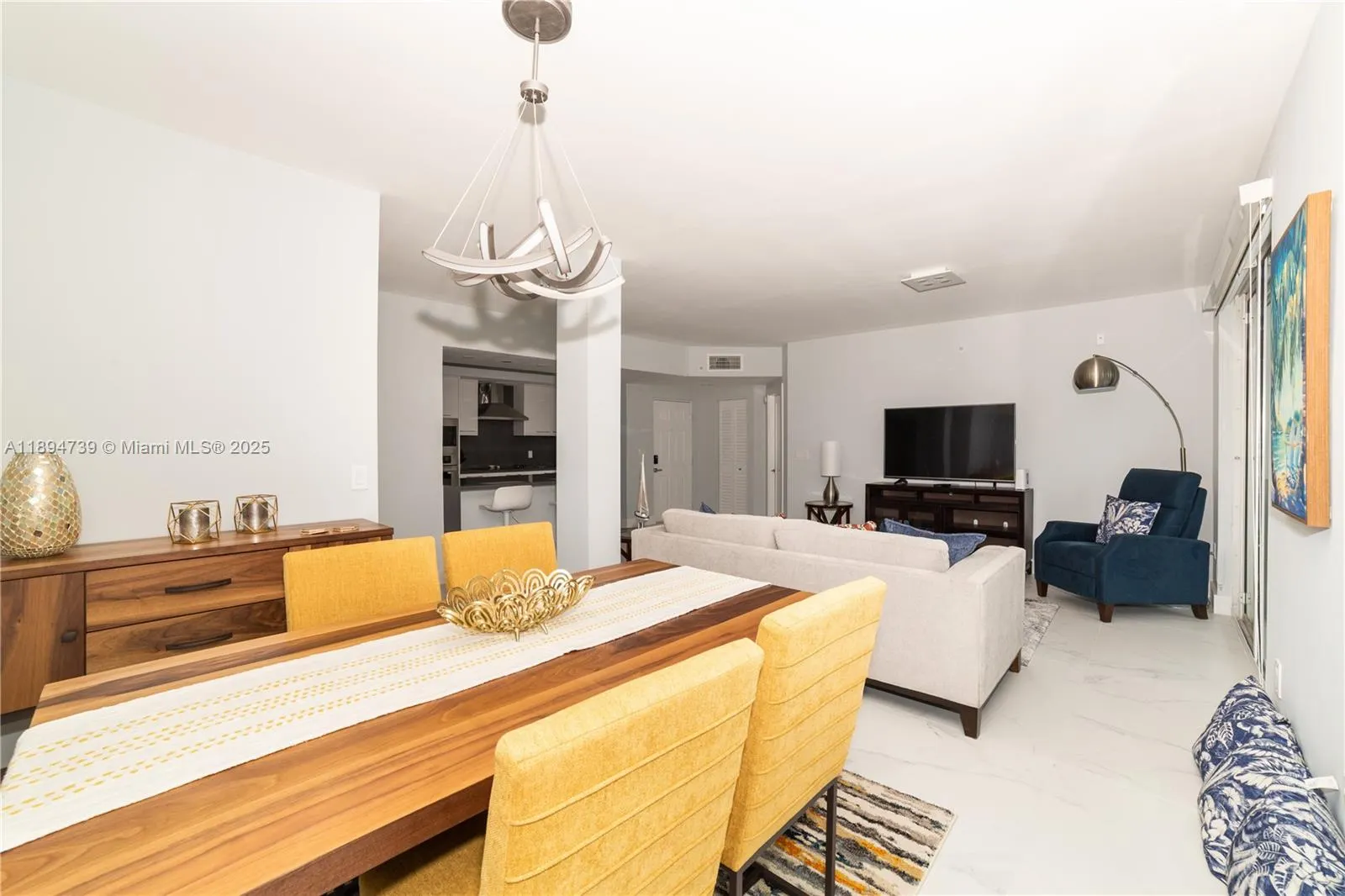 17145 N Bay Rd, #4607