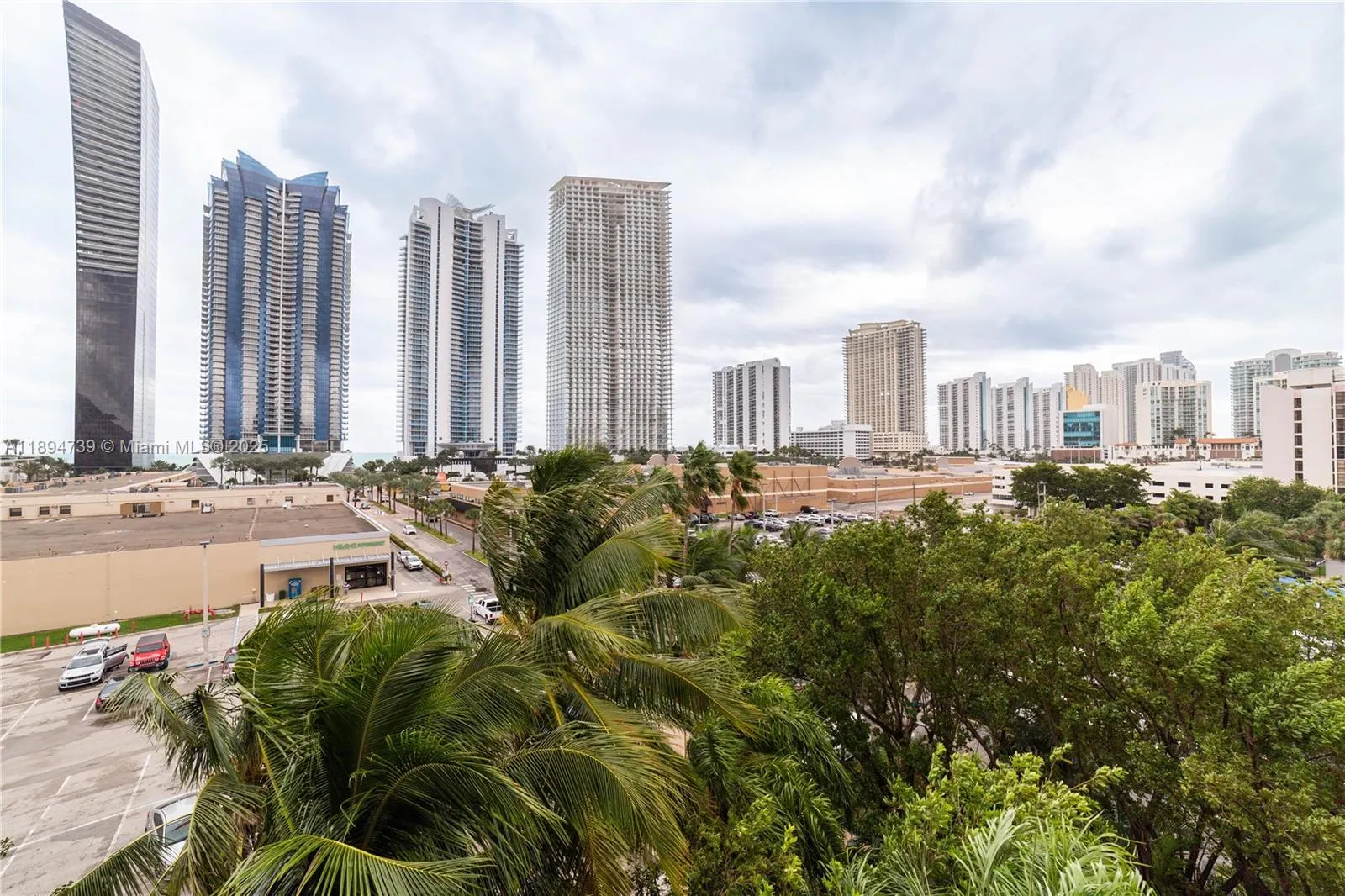 17145 N Bay Rd, #4607