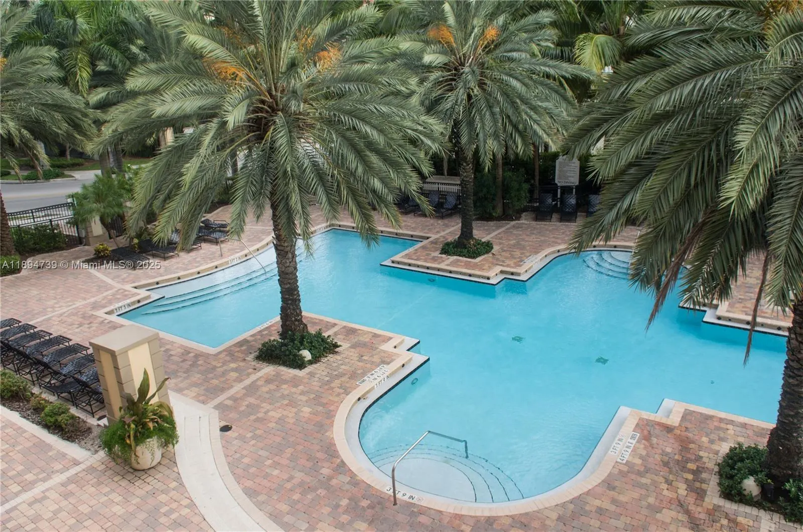 17145 N Bay Rd, #4607