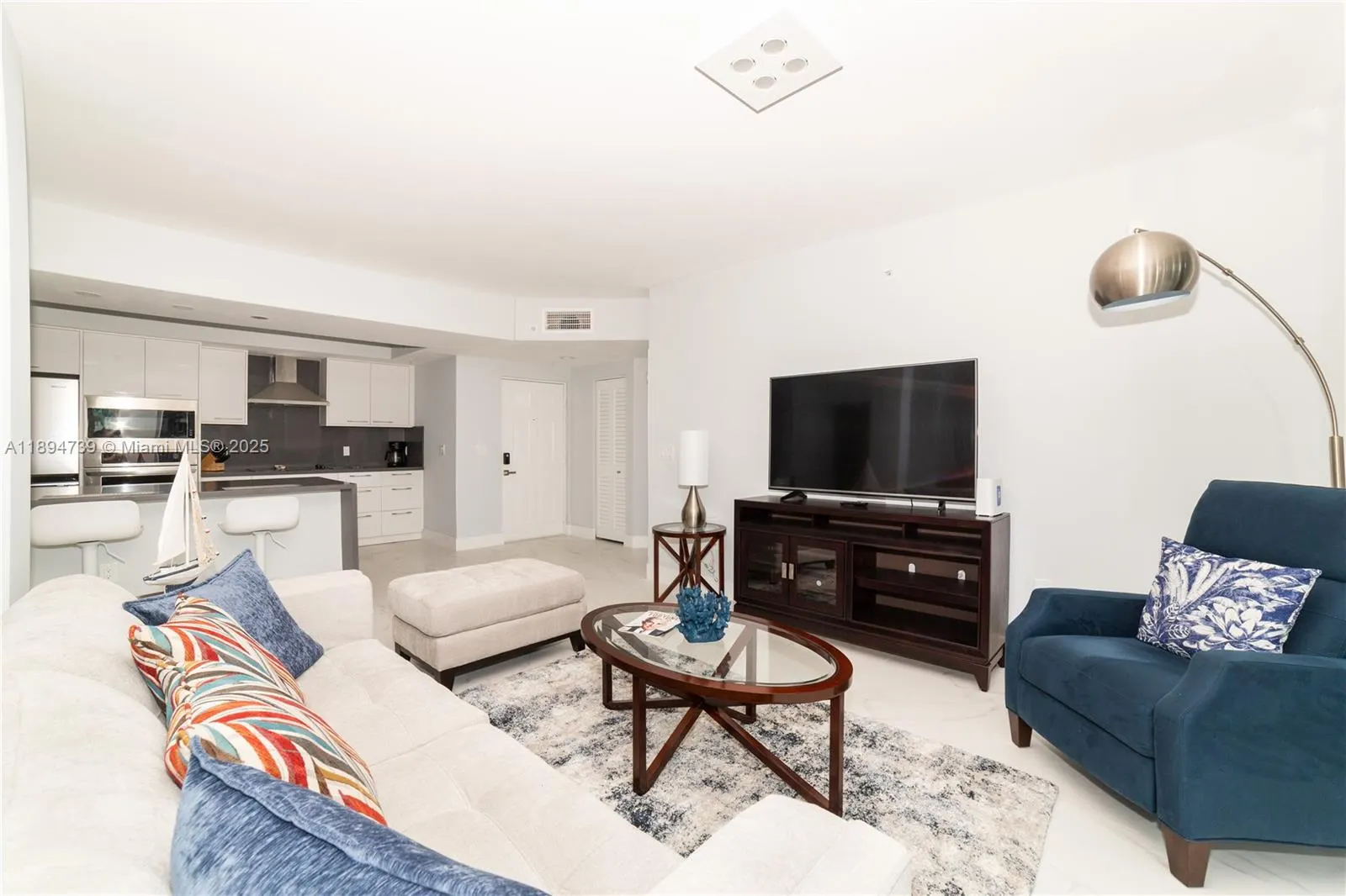 17145 N Bay Rd, #4607