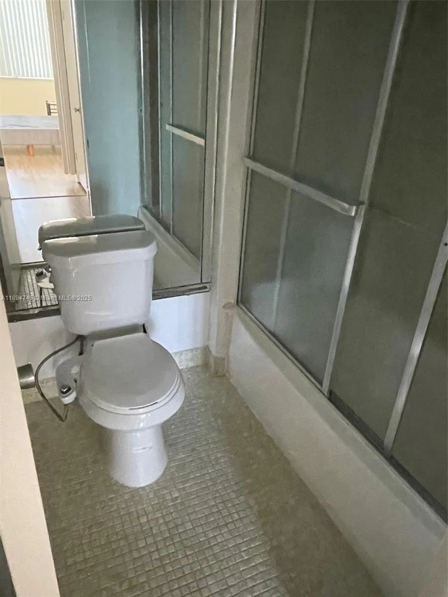 5838 Collins Ave, #5H