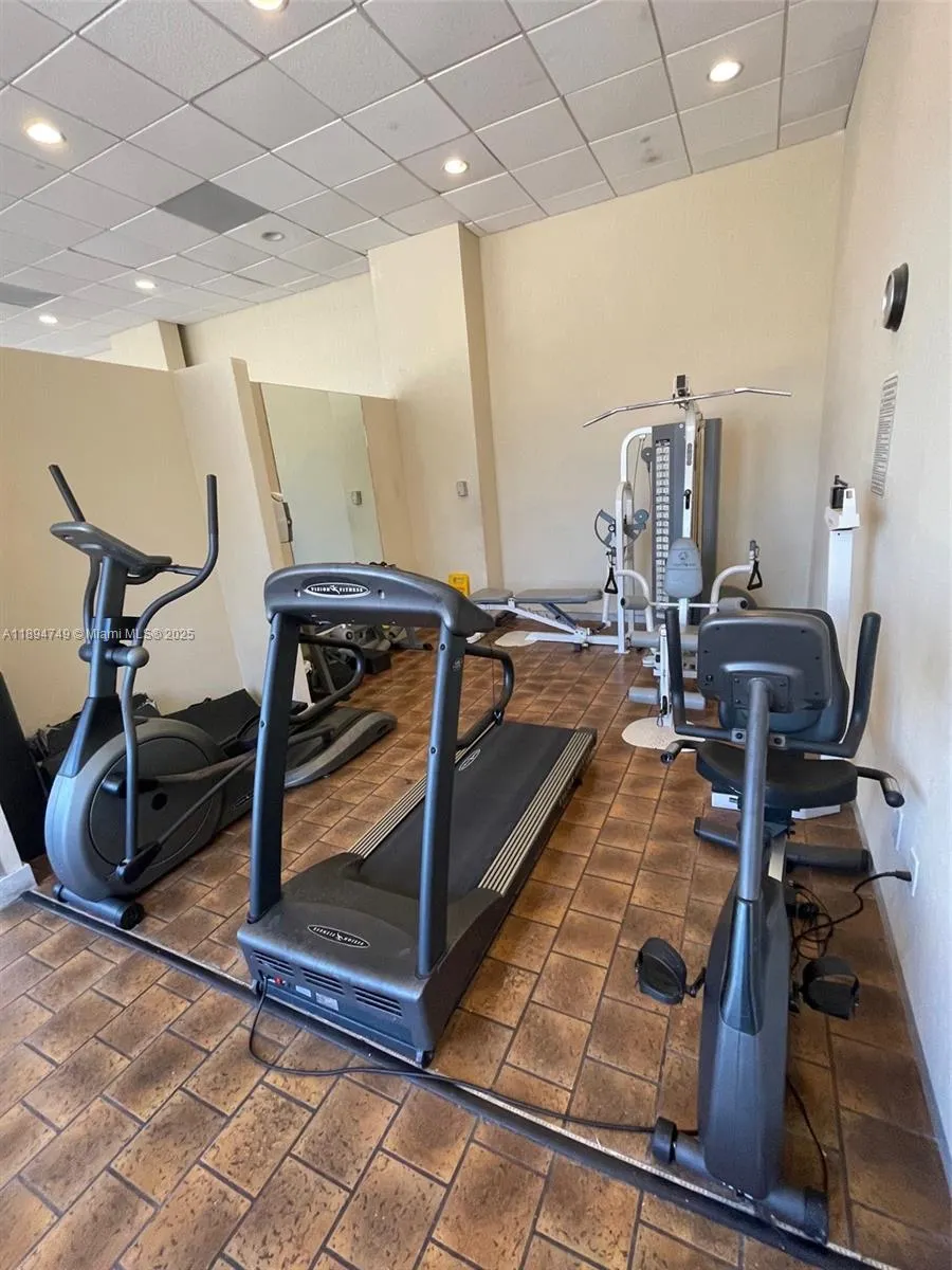 5838 Collins Ave, #5H