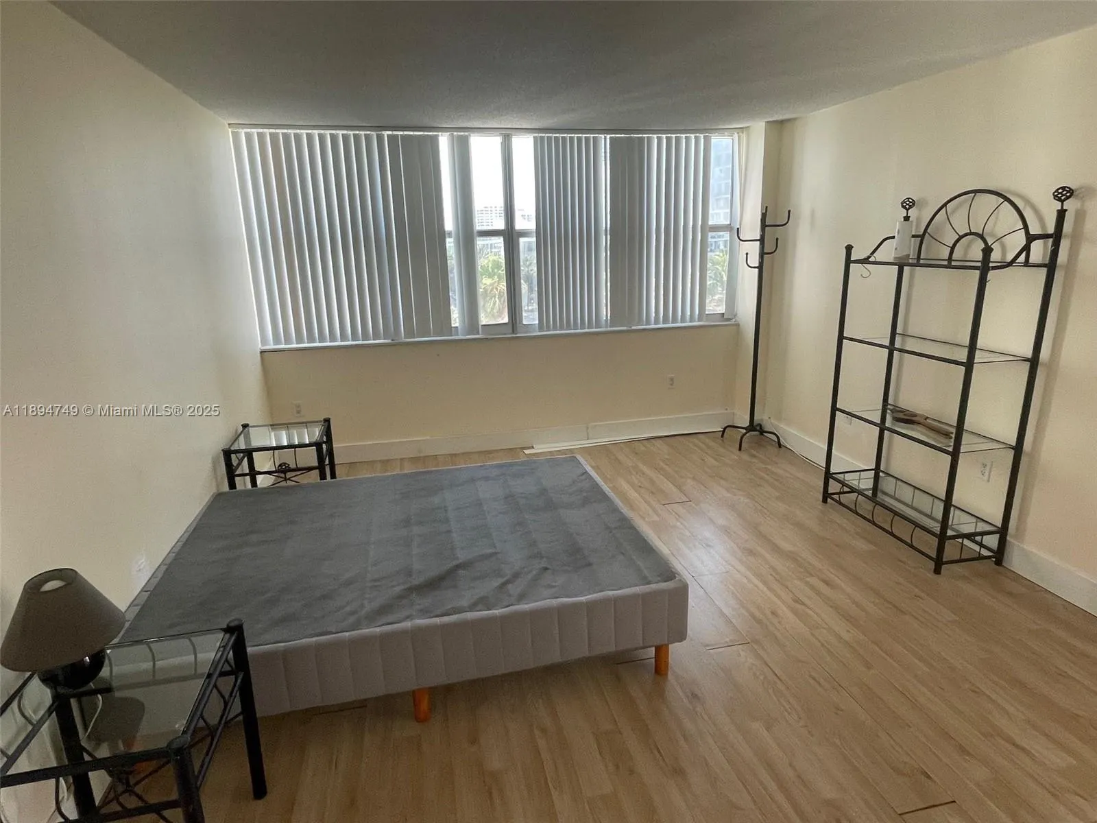 5838 Collins Ave, #5H