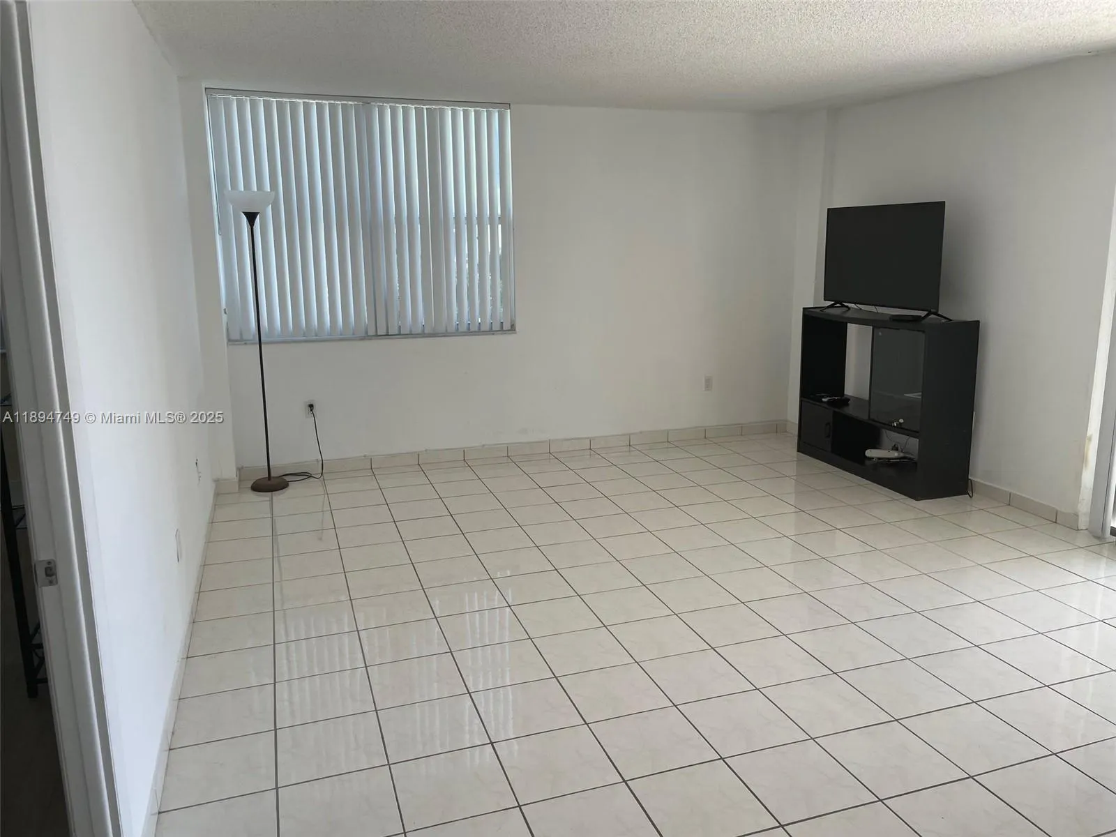 5838 Collins Ave, #5H