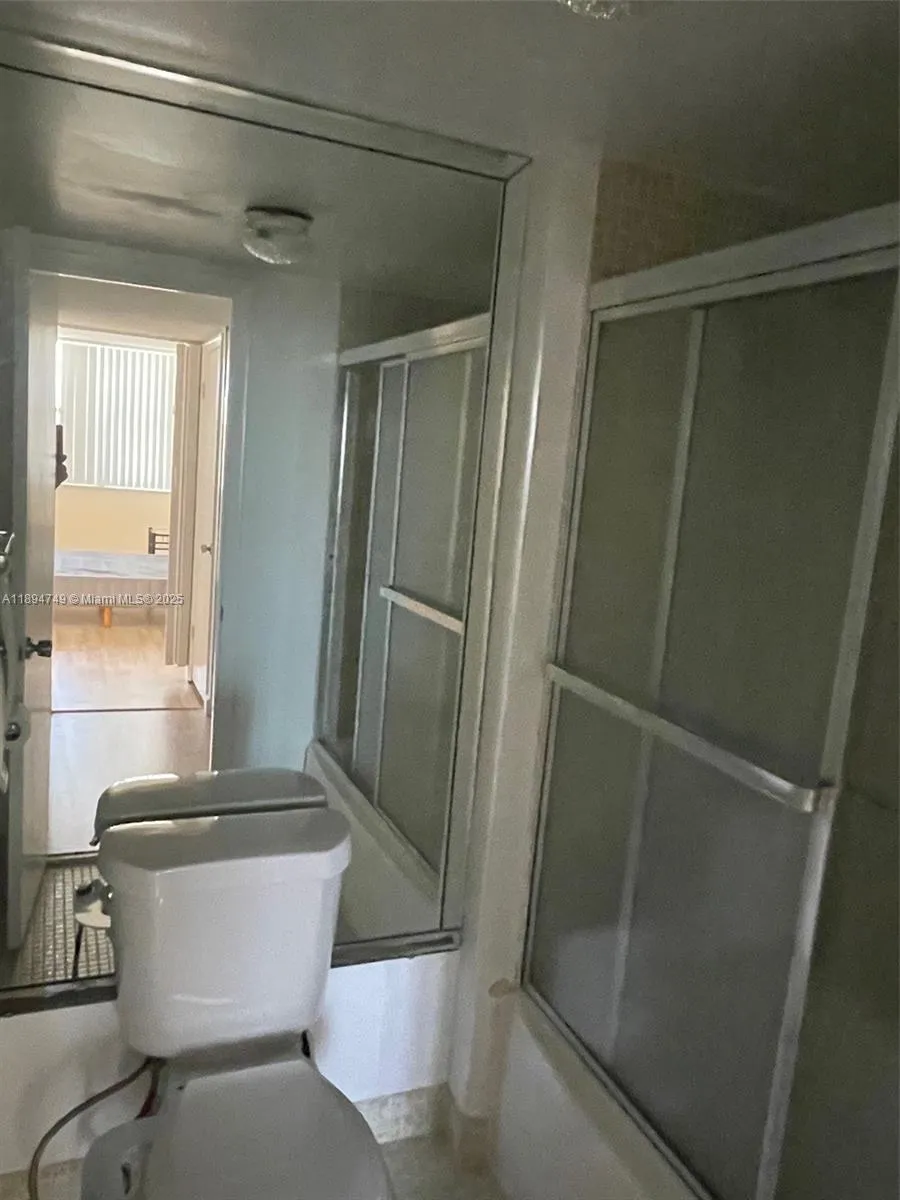 5838 Collins Ave, #5H