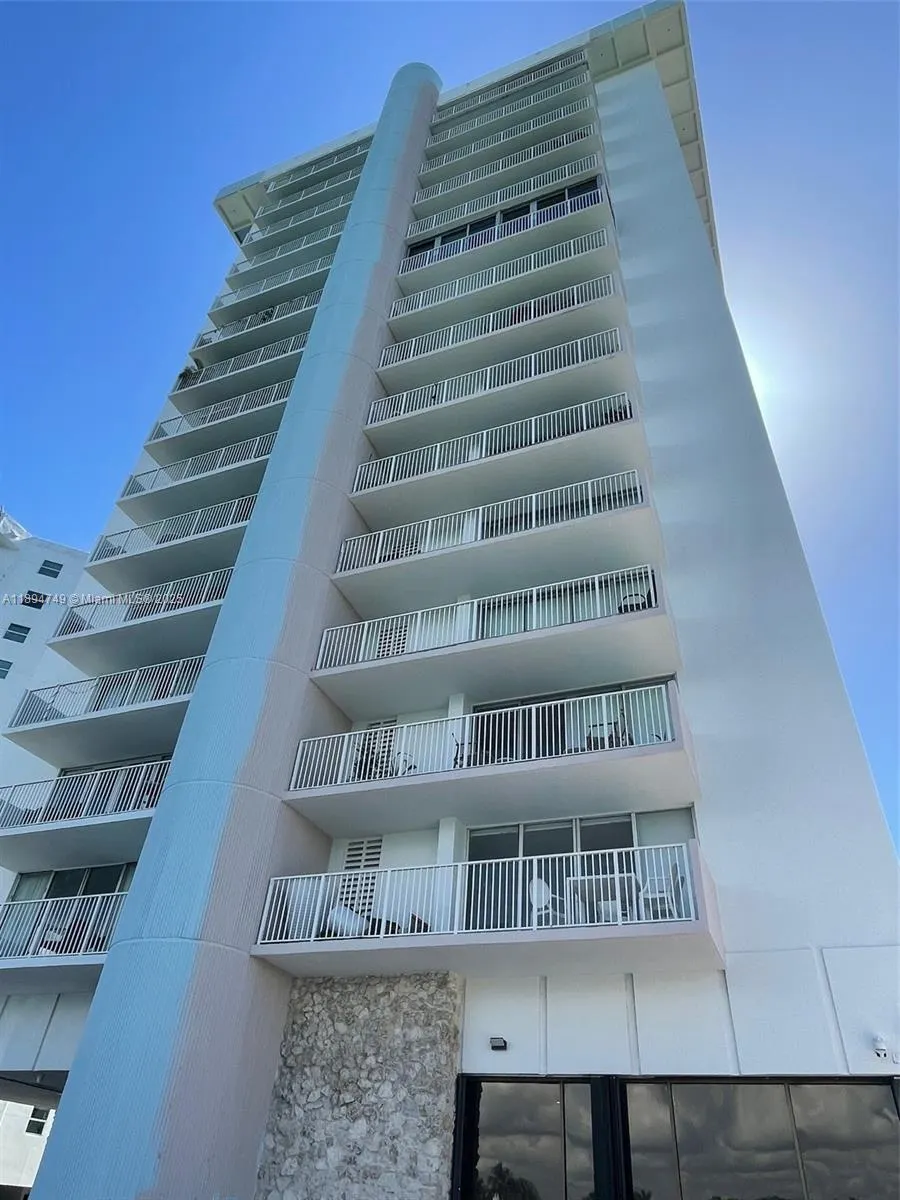 5838 Collins Ave, #5H