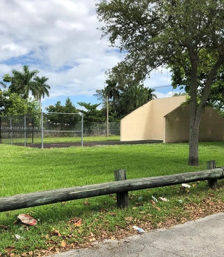 8325 NW 5th Ave, #8325