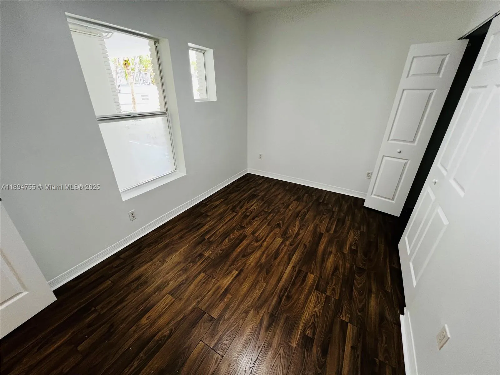 946 Bay Dr, #2