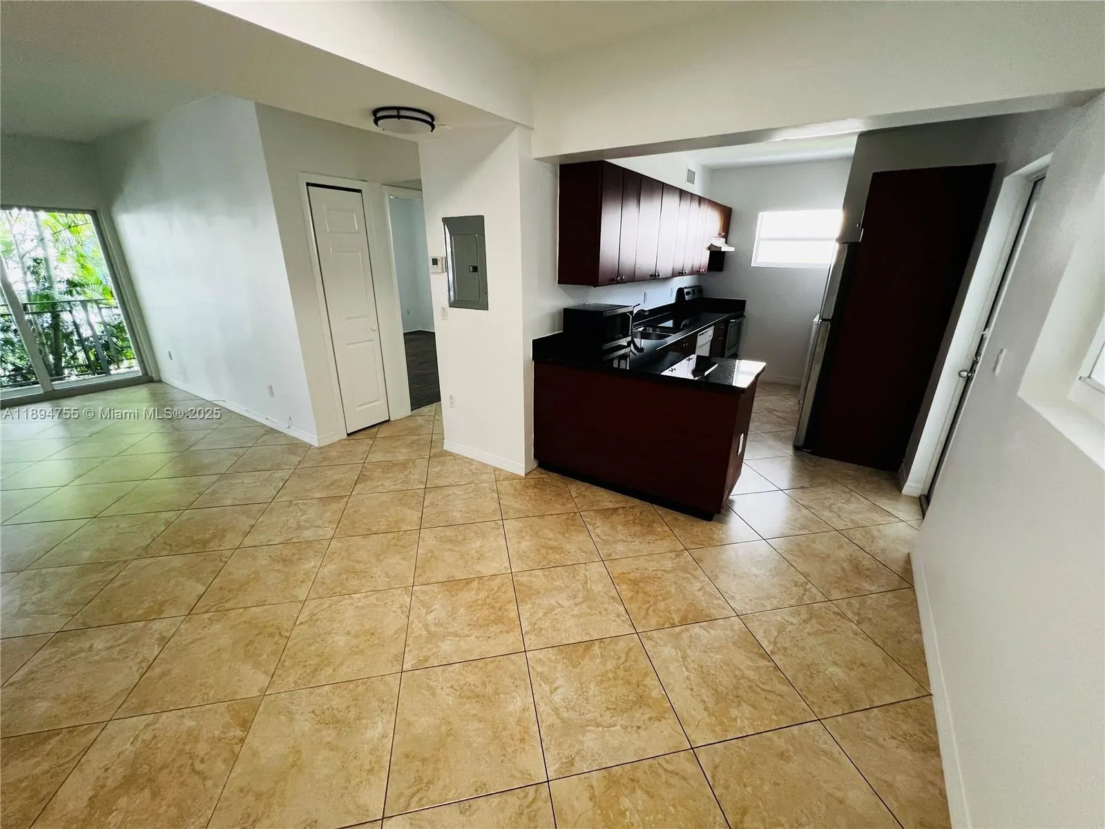 946 Bay Dr, #2