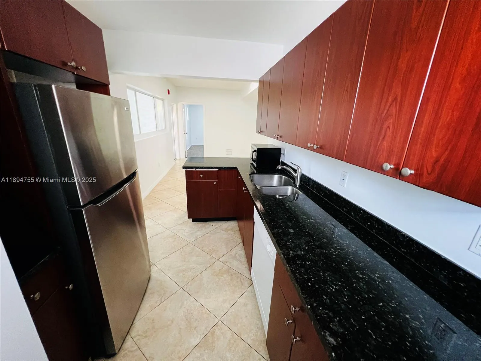946 Bay Dr, #2