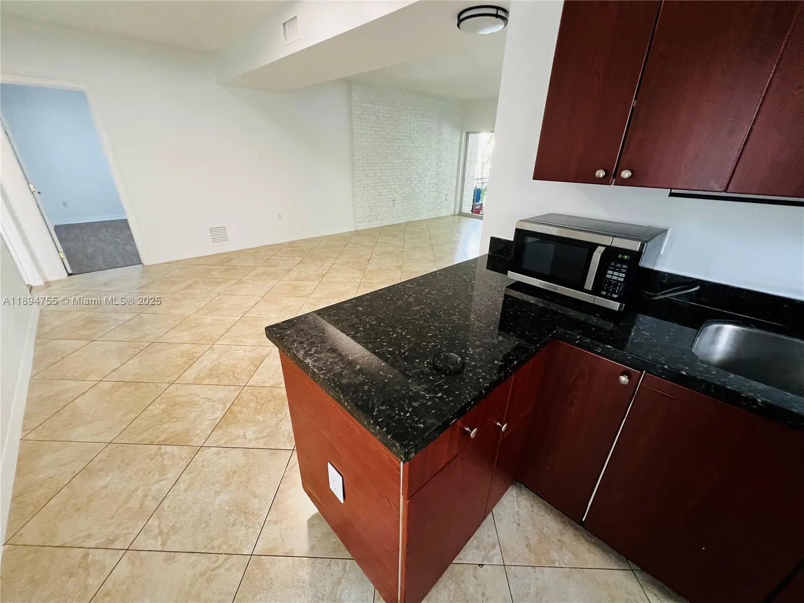 946 Bay Dr, #2
