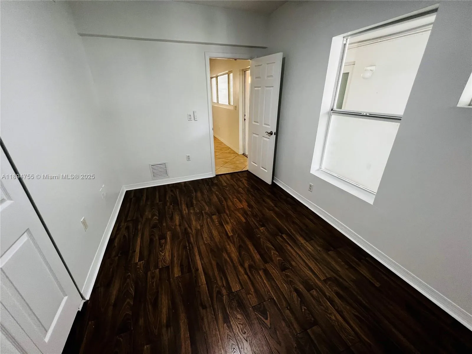 946 Bay Dr, #2