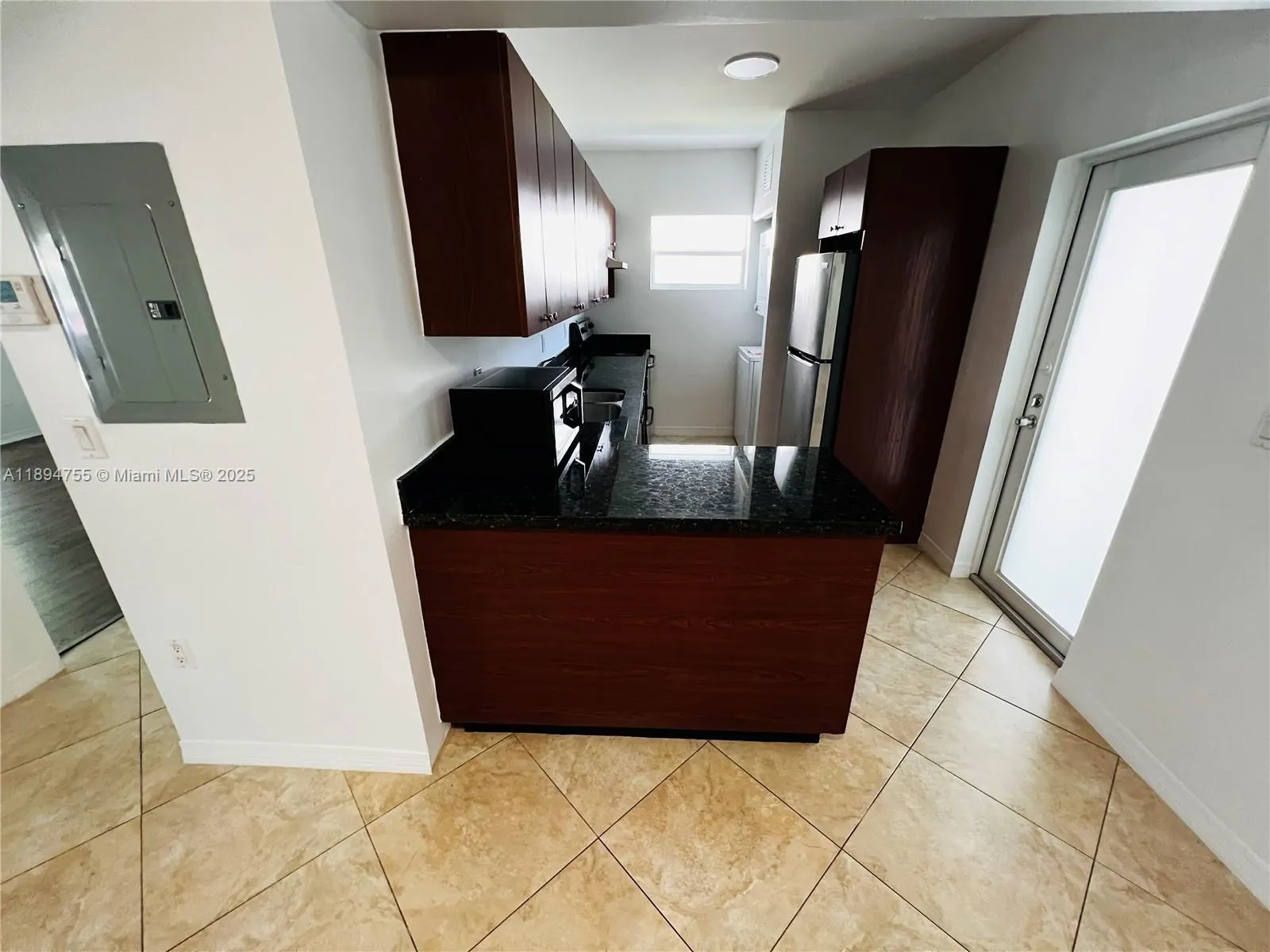 946 Bay Dr, #2