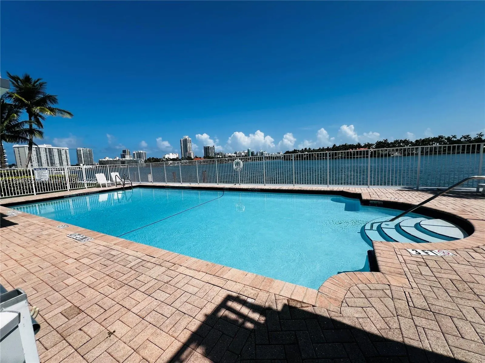 946 Bay Dr, #2