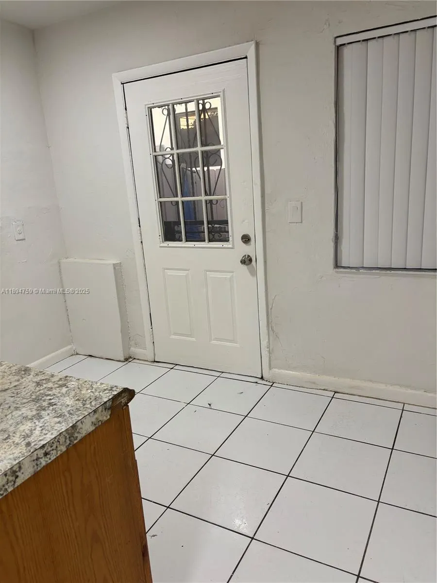 2070 Washington Ave, #2