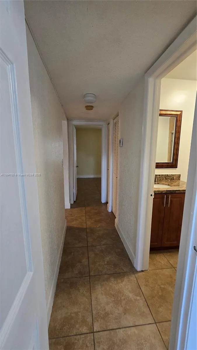 13500 NE 3rd Ct, #423