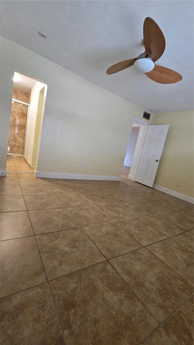 13500 NE 3rd Ct, #423