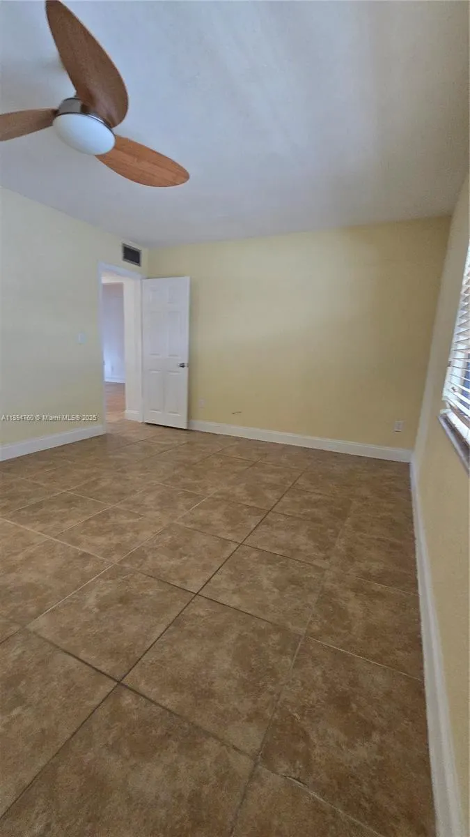13500 NE 3rd Ct, #423
