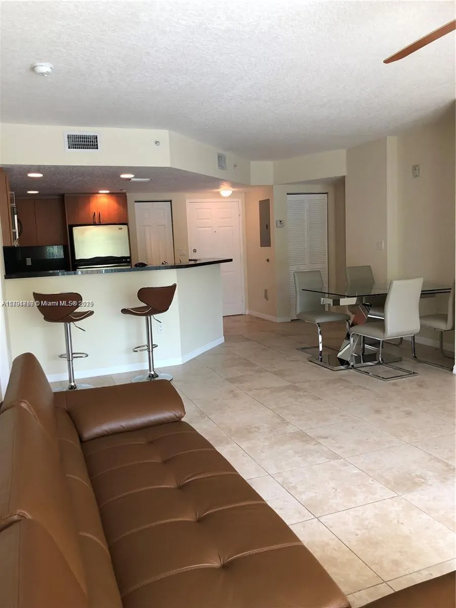 201 Golden Isles Dr, #210