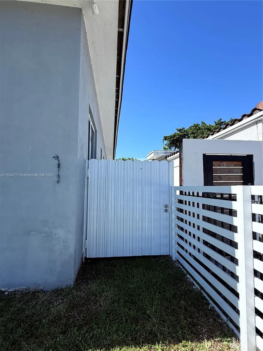 3341 NW 18th Ter, #B