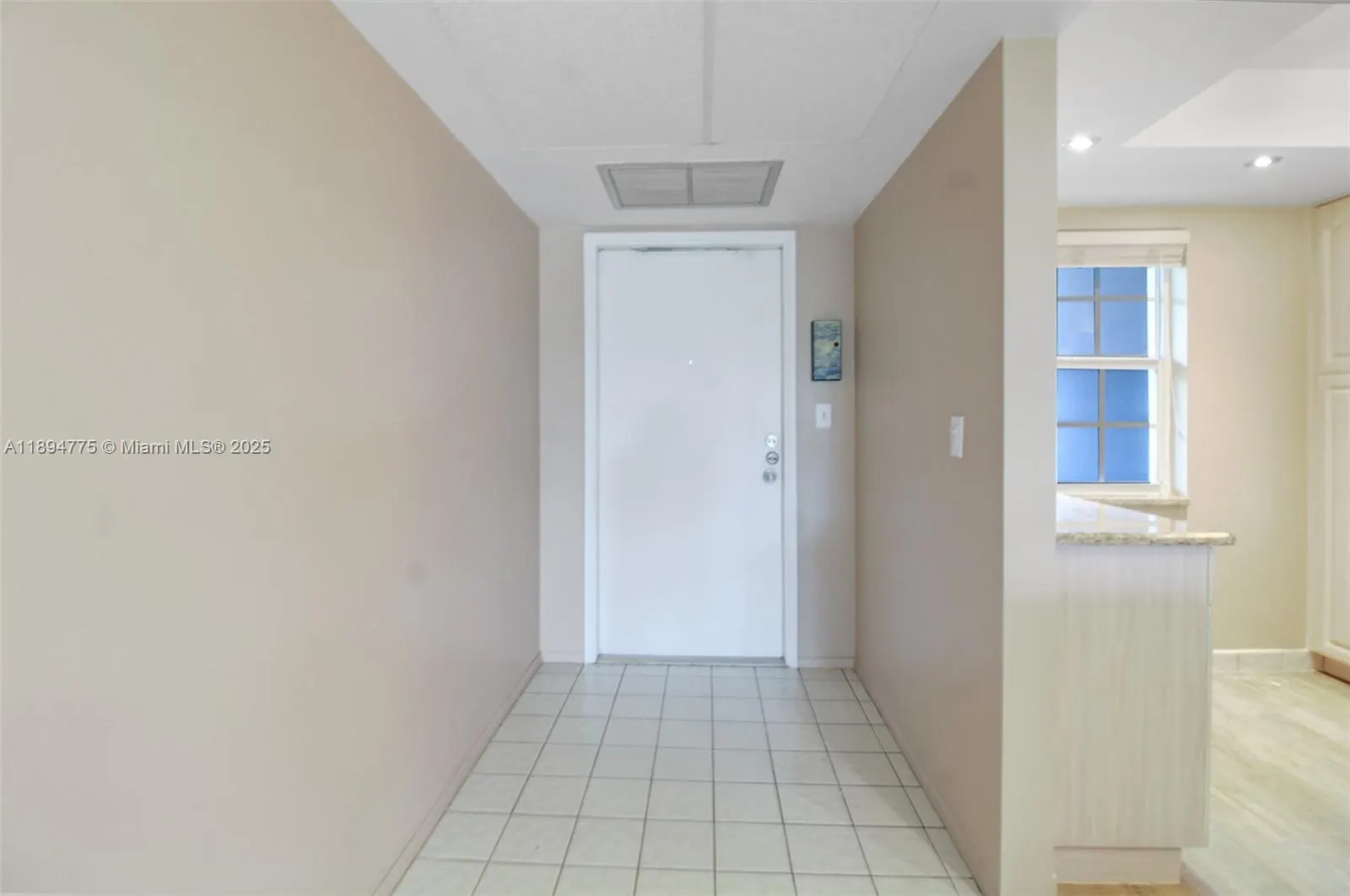 605 Oaks Dr, #305