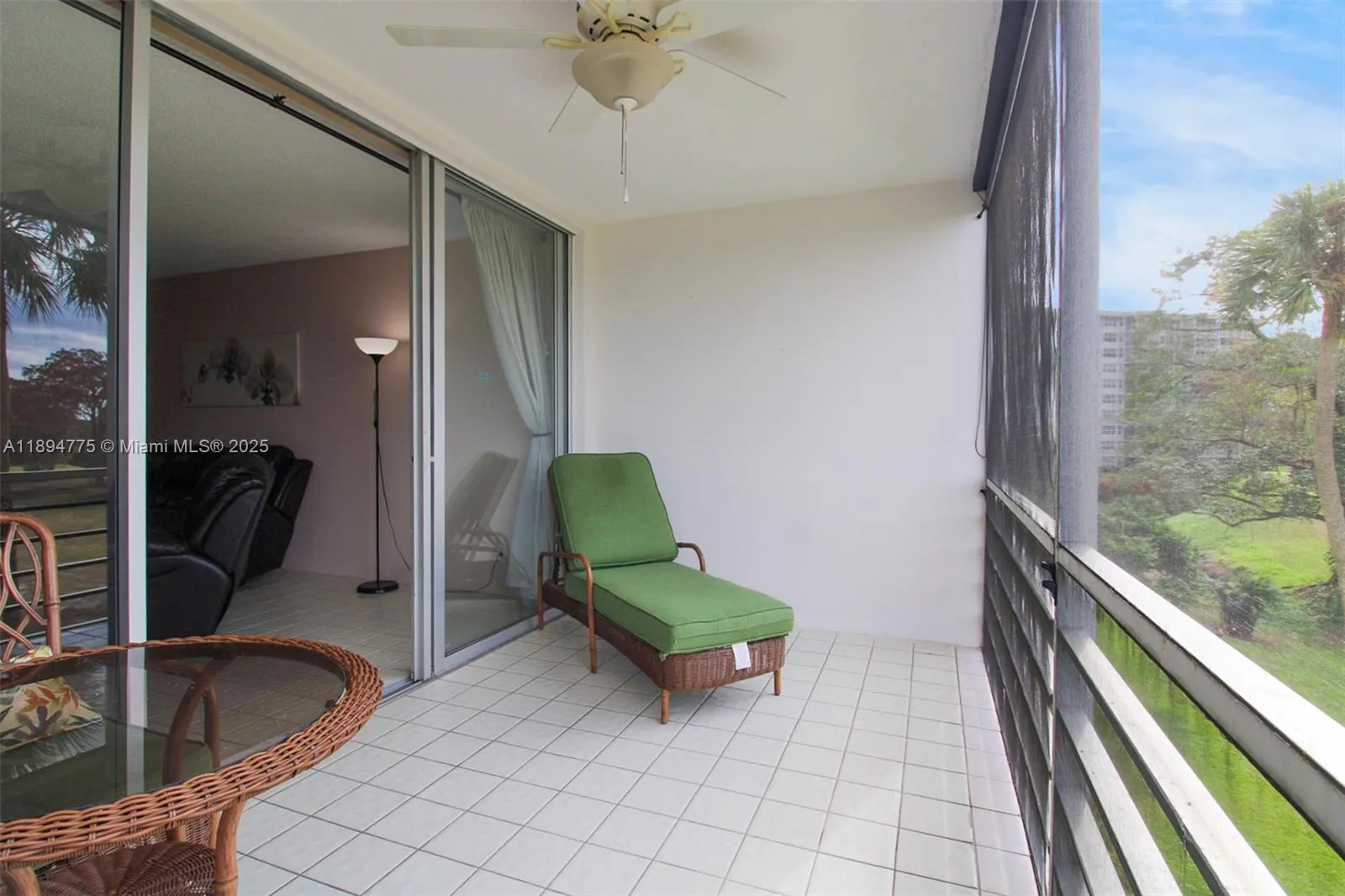 605 Oaks Dr, #305