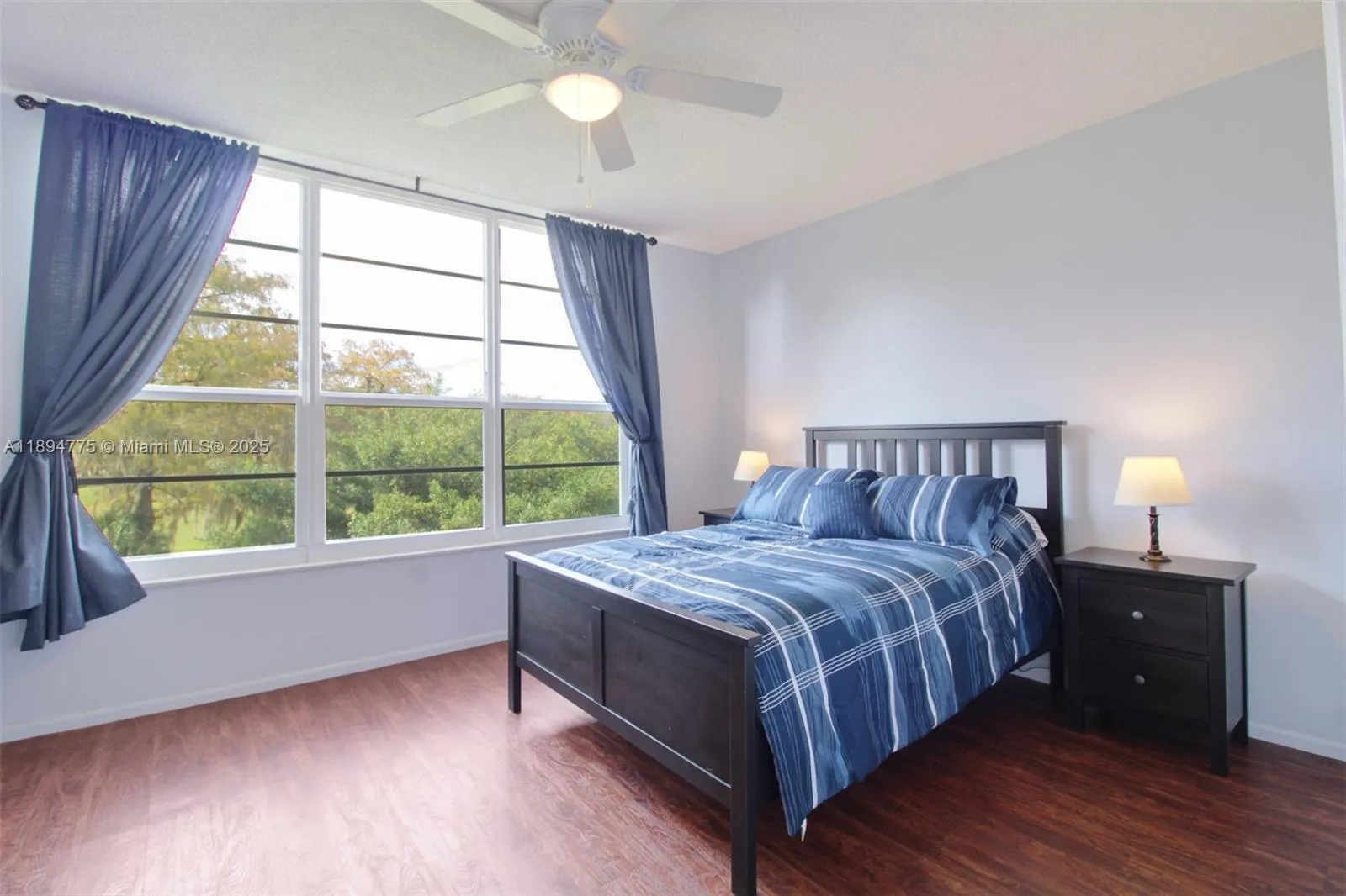 605 Oaks Dr, #305