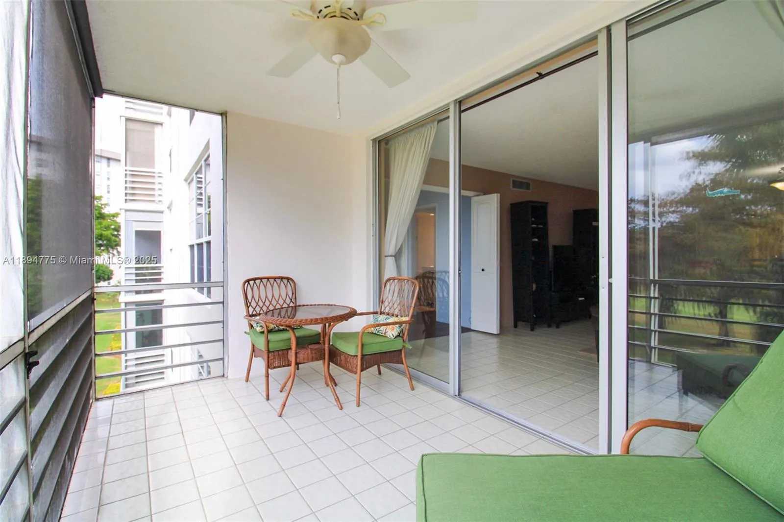 605 Oaks Dr, #305