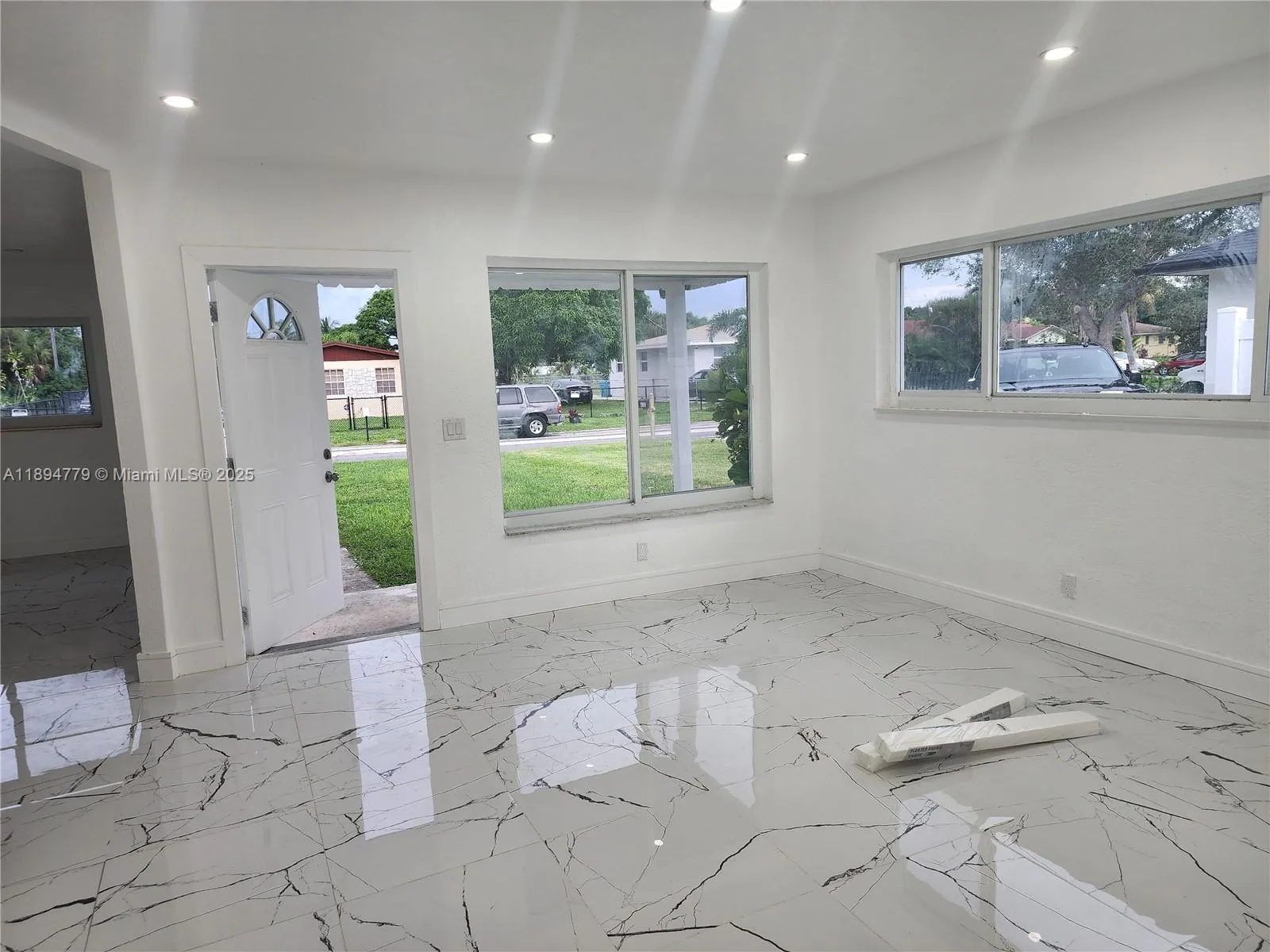 418 NW 8th Ave